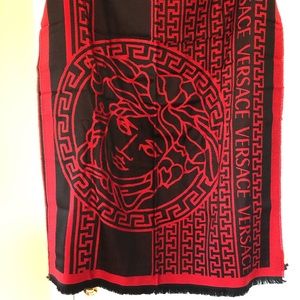 🔺VERSACE Wool scarf - Authentic 🔺